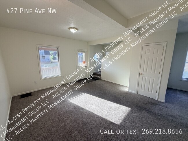 Building Photo - 427 Pine Ave NW