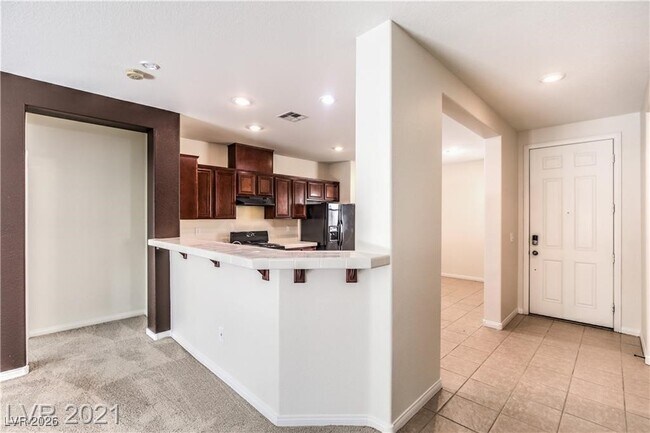 Building Photo - 2121 Silvereye Dr