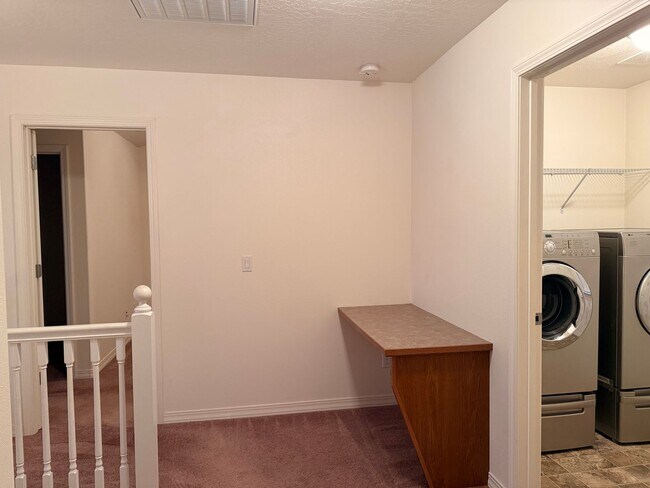 Building Photo - Home in the Landings