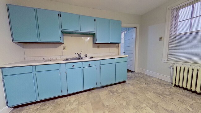 Building Photo - Spacious 1 Bedroom Apartment