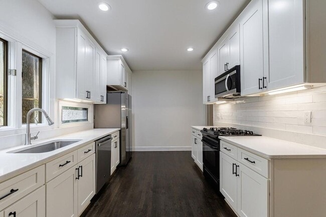 Building Photo - 3491 Roswell Rd NE