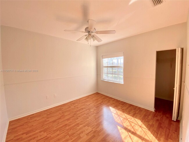 Building Photo - 895 NW 170th Terrace