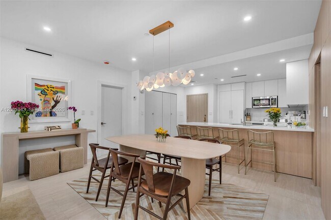 Building Photo - 151 Crandon Blvd