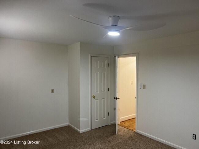 Building Photo - 3914 1/2 Elmwood Ave