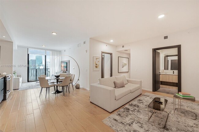 Building Photo - 398 NE 5th St