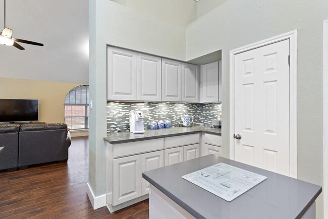 Building Photo - 8203 Miller Falls Dr