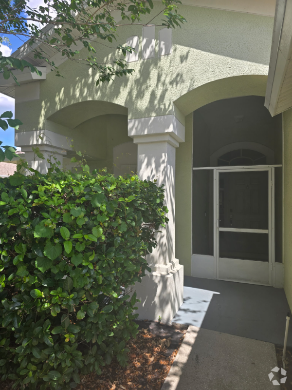 Building Photo - 12410 Midpointe Dr