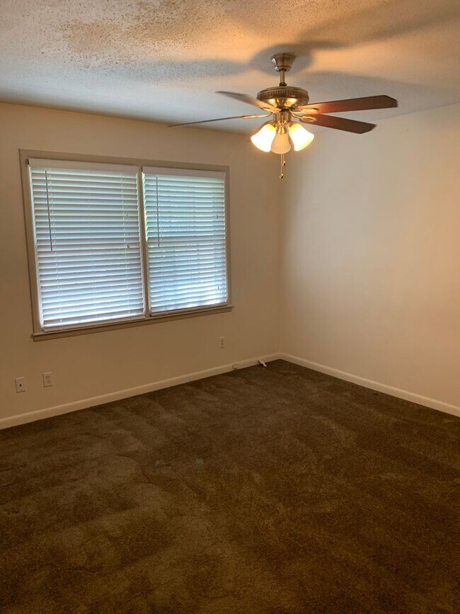 Building Photo - Southside-Near Oglethorpe Mall & South College