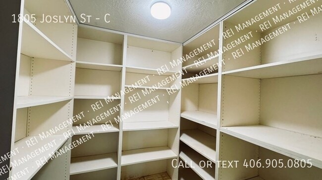 Building Photo - 1805 Joslyn St