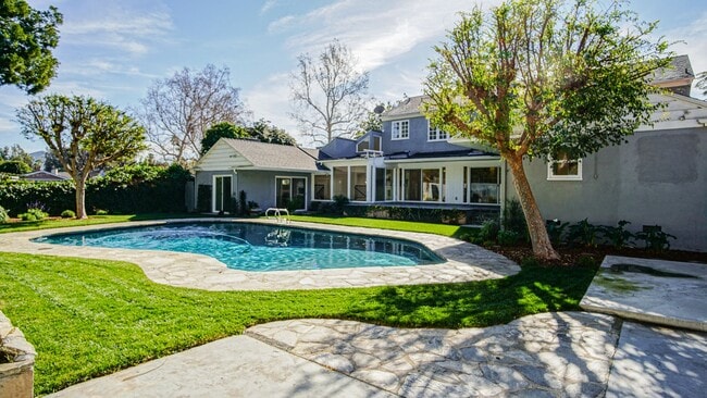 Building Photo - 5 bedroom, 5.5 bath, 4800 sq ft Prime Studio City Home with Pool and Hollywood Hills views
