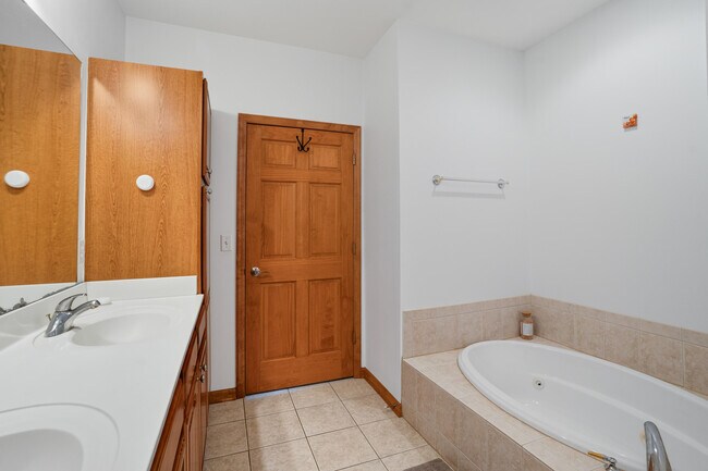 Building Photo - 2183 Norhardt Dr