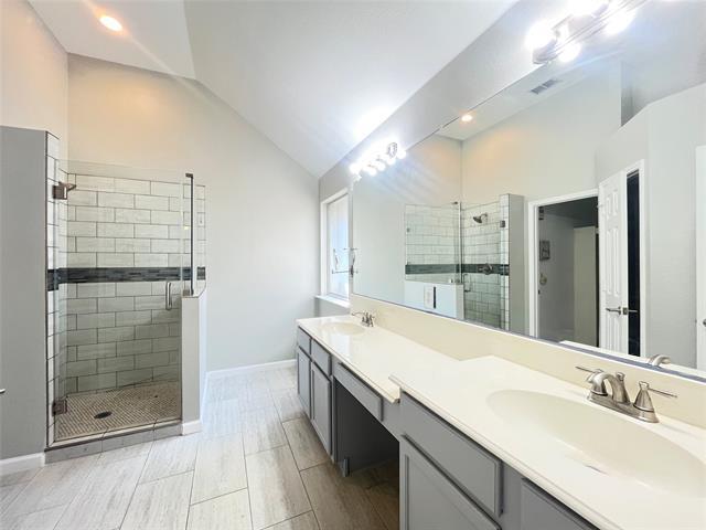 Building Photo - 5409 Highlands Dr
