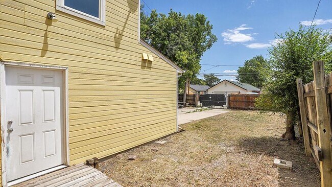 Building Photo - 38 S Meade St