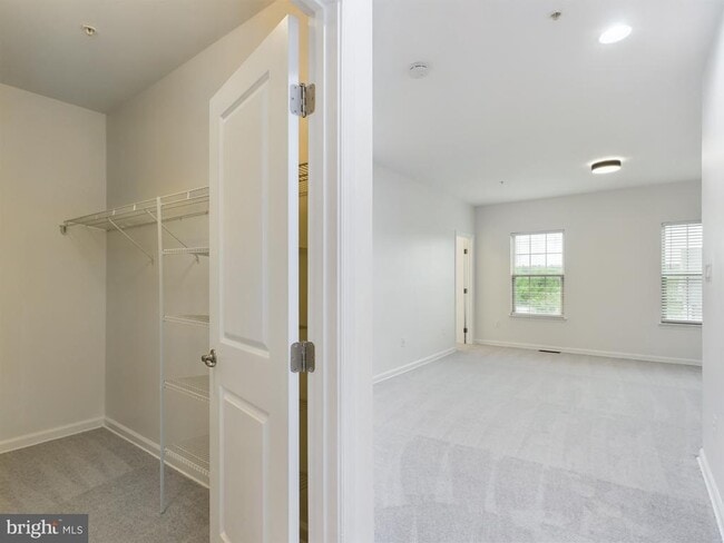 Building Photo - 6479 Jack Linton Dr S