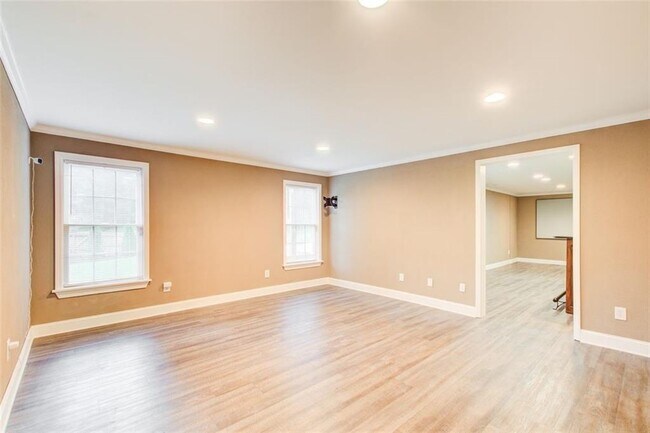 Building Photo - 3040 Stone Rd