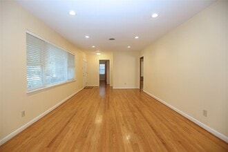 Building Photo - 3535 Durhill St