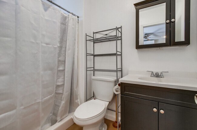 Building Photo - Wonderful SINGLE FAMILY Home with ADU over...