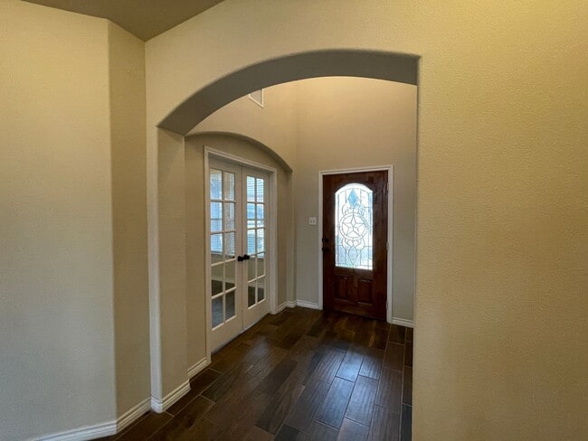 Building Photo - 3240 Valentino Dr