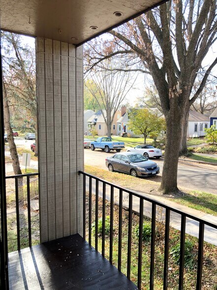 Building Photo - 4014 15th Ave S