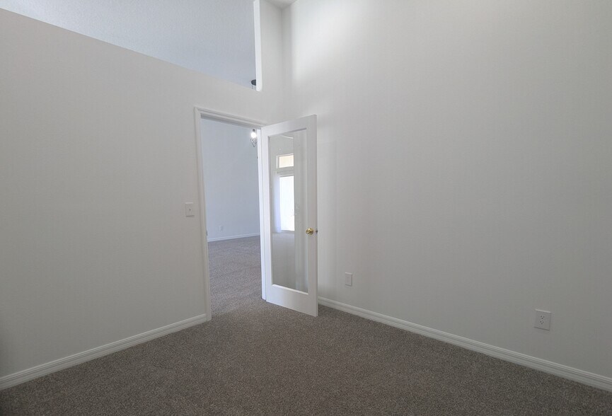 Building Photo - 132 Devon Cir