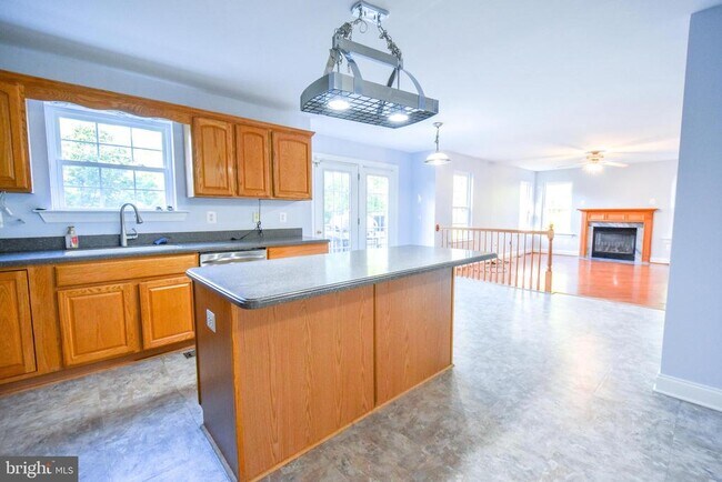 Building Photo - 42271 Bird Haven Dr