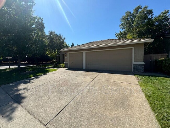 Building Photo - 2144 Gold Hollow Ct