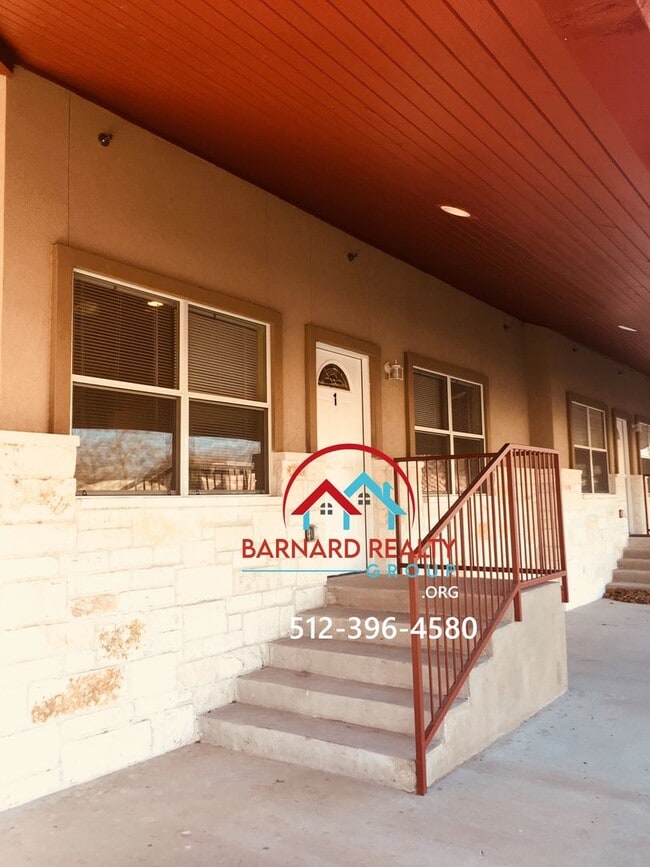 Building Photo - 520 S L B J Dr