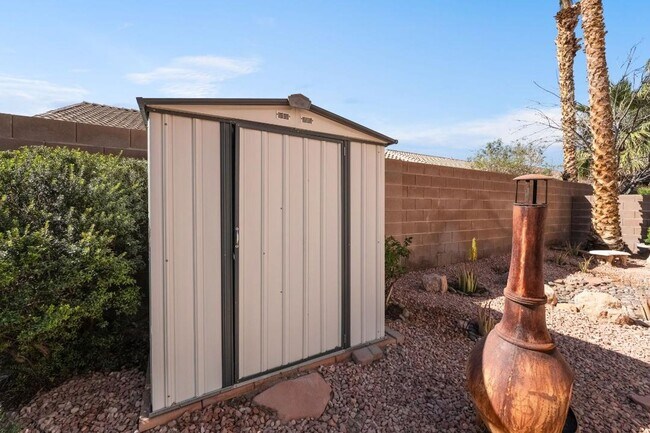 Building Photo - Silverado Ranch: Bright, Open Concept 3/2/2 Home with Downstairs Bedroom & Full Bath, Community Pool