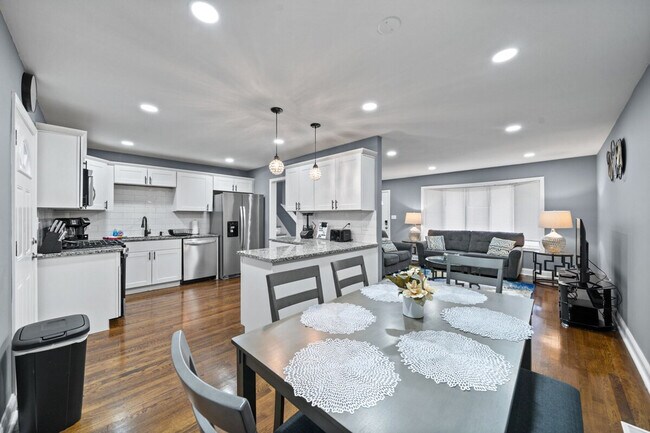 Building Photo - 3755 W 75th Ct