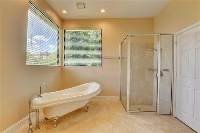 Building Photo - 2700 NW 49th St