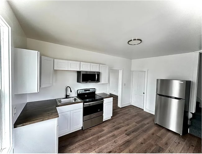 Building Photo - 3 Bedroom 1 Bathroom in Elizabethtown!