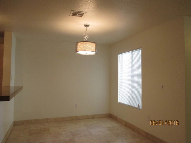 Building Photo - 8452 Boseck Dr