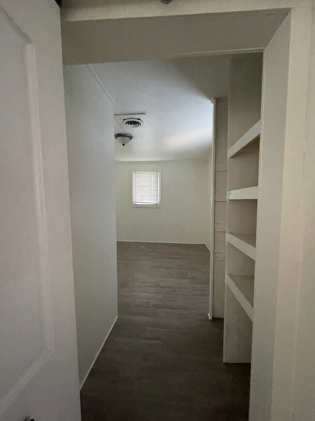 Building Photo - 2422 Stafford St