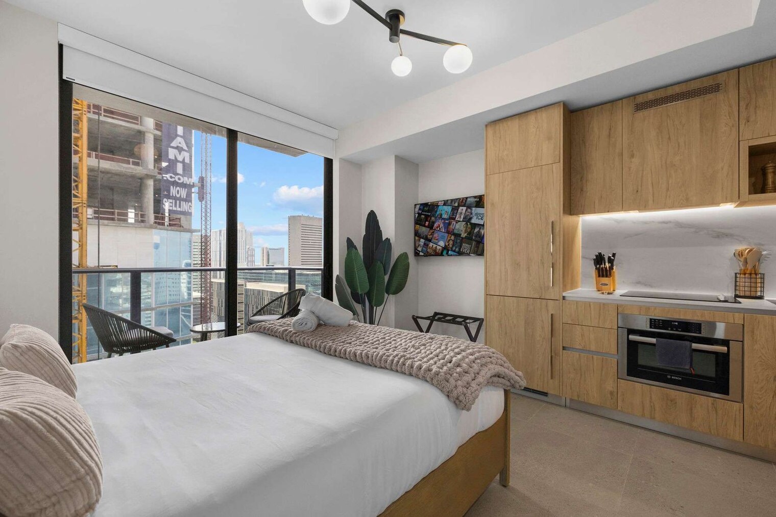 Building Photo - 11 NE 6th St