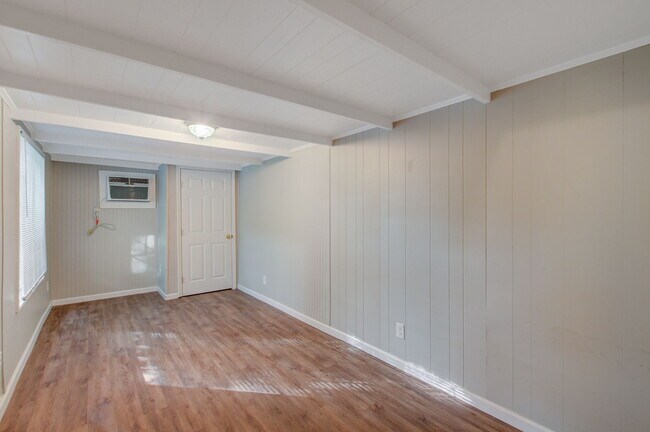 Building Photo - 15 Addlestone Ave