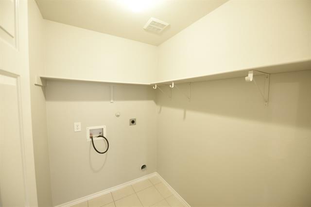 Building Photo - 421 Stanley Falls Dr