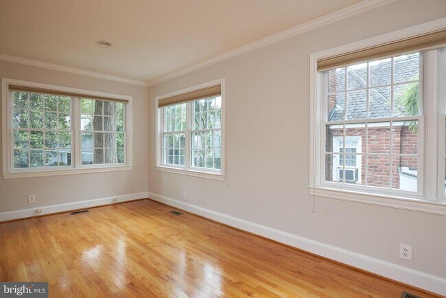 Building Photo - 5306 Albemarle St