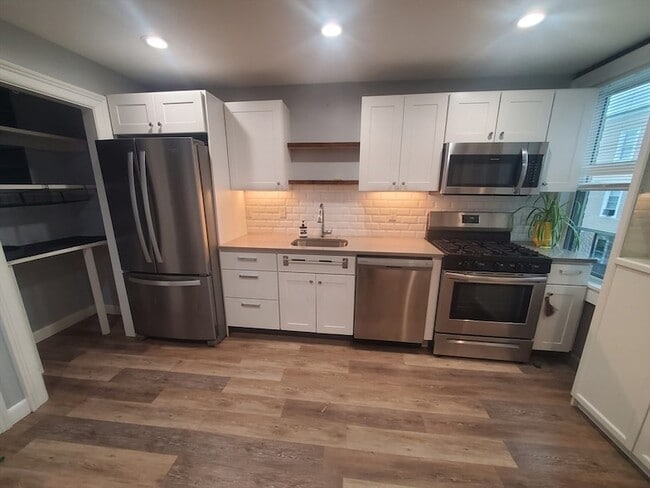 Building Photo - 866 Dorchester Ave