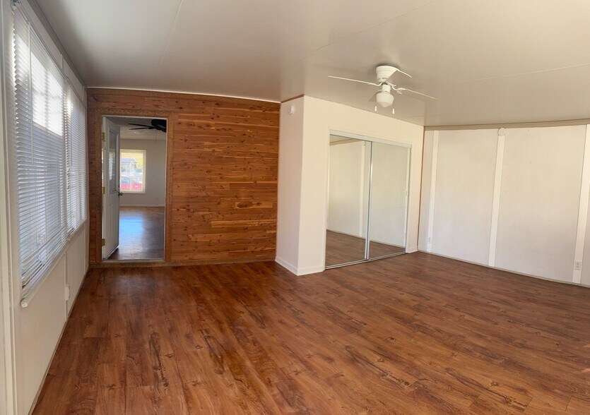 Building Photo - 38756 Landon Ave