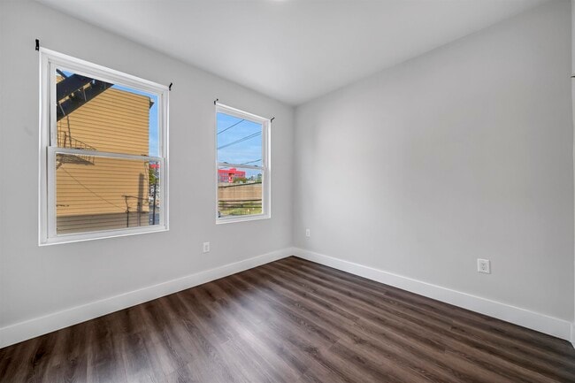 Building Photo - 91 W 21st St