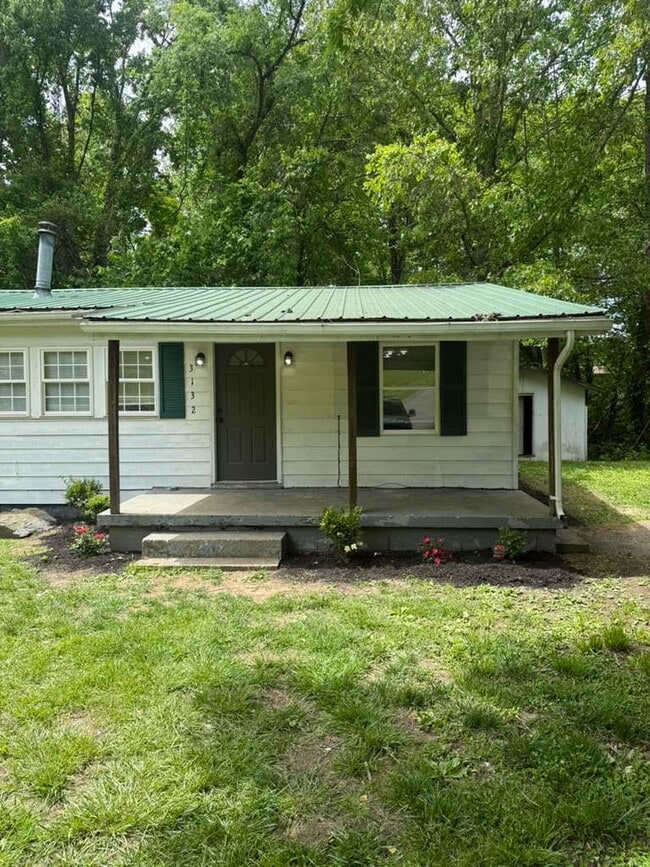 Building Photo - 3132 Knoxville Hwy