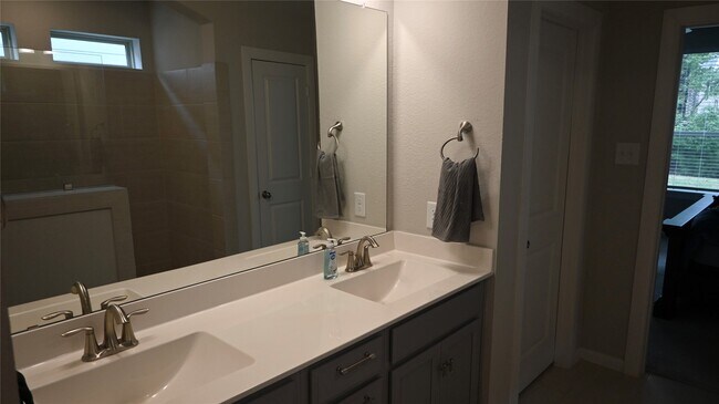 Building Photo - 127 Winged Elm Ct