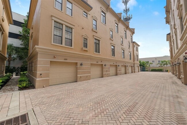 Building Photo - 2211 Soho Bay Ct