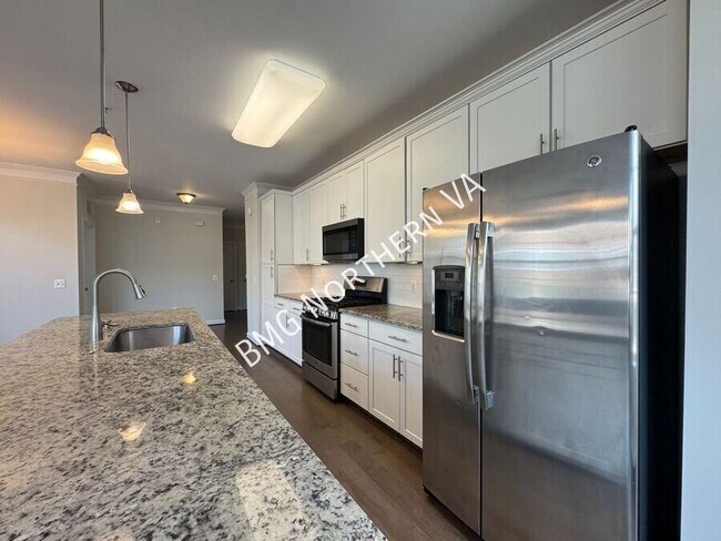 Building Photo - 13740 Endeavour Dr