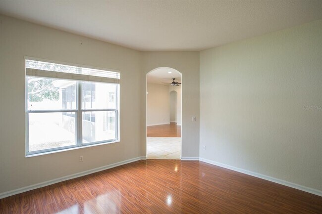 Building Photo - 3876 Shoreview Dr