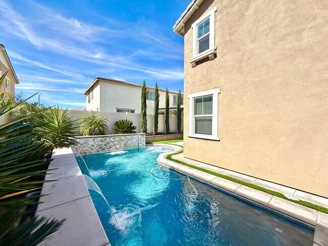 Building Photo - Resort-Style Pool Home with Mother-in-Law Suite,  RV Access & Included SOLAR Near Heritage Lake