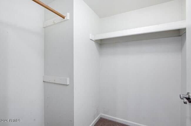 Building Photo - 8303 E Thomas Rd