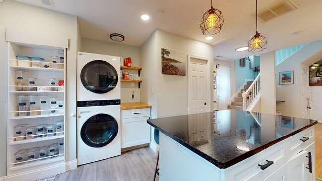 Building Photo - 1328 Morris Rd SE