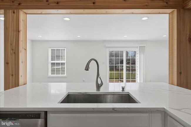 Building Photo - 1975 Cidermill Ln