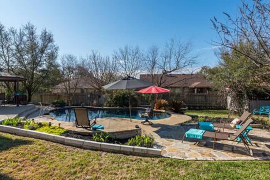 Building Photo - 4405 Woodstock Dr